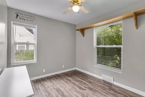 Bedroom - 2318 Dover, Jackson, MI 49202 photo 2 of 9