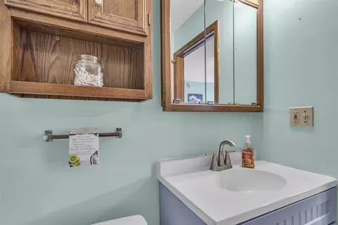 Bath - 2318 Dover, Jackson, MI 49202 photo 3 of 4