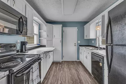 Kitchen - 2318 Dover, Jackson, MI 49202 photo 1 of 2