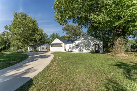2958 Dean Lk, Grand Rapids, MI 49525