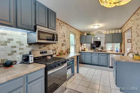 Kitchen - 4711 Muffler, Baldwin, MI 49304 photo 1 of 3