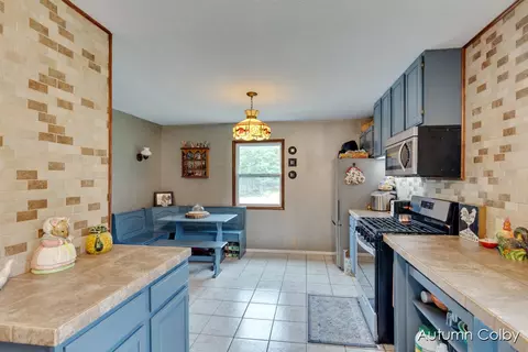 Kitchen - 4711 Muffler, Baldwin, MI 49304 photo 3 of 3
