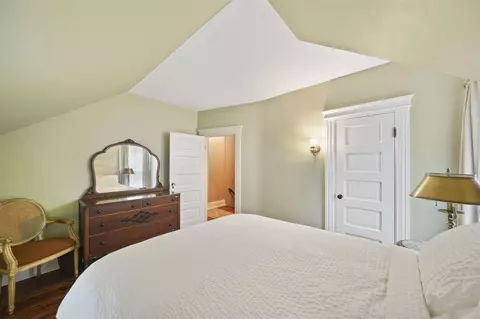 Bedroom - 110 S Wisner, Jackson, MI 49203 photo 3 of 4