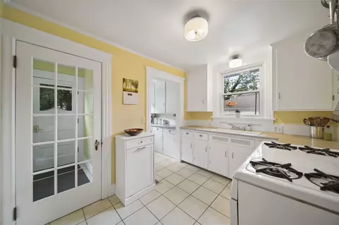Kitchen - 110 S Wisner, Jackson, MI 49203 photo 2 of 2