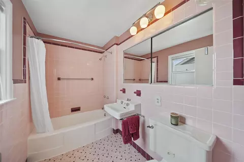 Bath - 110 S Wisner, Jackson, MI 49203 photo 1 of 5