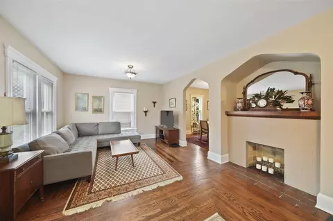 Living - 110 S Wisner, Jackson, MI 49203 photo 1 of 2