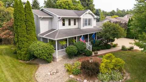 11830 Shady Pnes, Grand Ledge, MI 48837