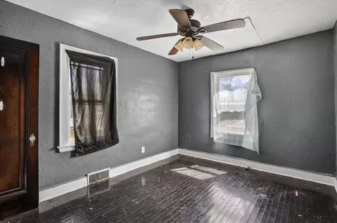 Bedroom - 226 E High, Jackson, MI 49203 photo 1 of 8