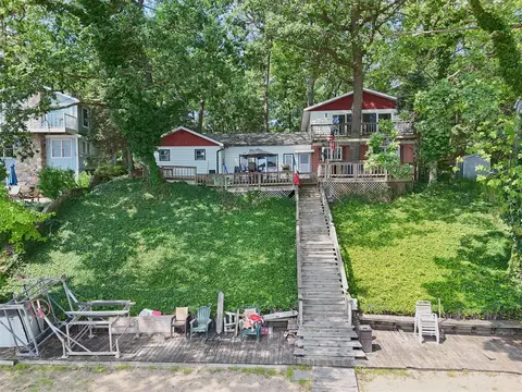 67173 Victory Shr, Dowagiac, MI 49047