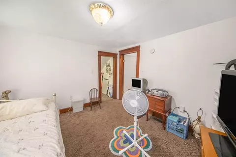 Bedroom - 911 N Blackstone, Jackson, MI 49202 photo 2 of 3