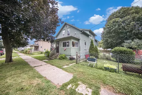 Exterior - 911 N Blackstone, Jackson, MI 49202 photo 8 of 8