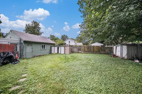 Exterior - 911 N Blackstone, Jackson, MI 49202 photo 5 of 8