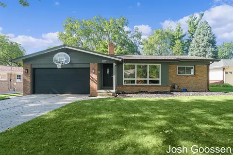 221 Monique, Grand Rapids, MI 49505
