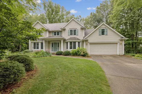 2611 Walden Woods, Midland, MI 48640