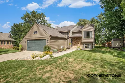 4926 Farmview, Kentwood, MI 49508