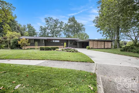 1825 Meadowfield, Grand Rapids, MI 49505
