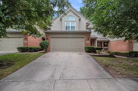 206 Eisenhower, Chelsea, MI 48118