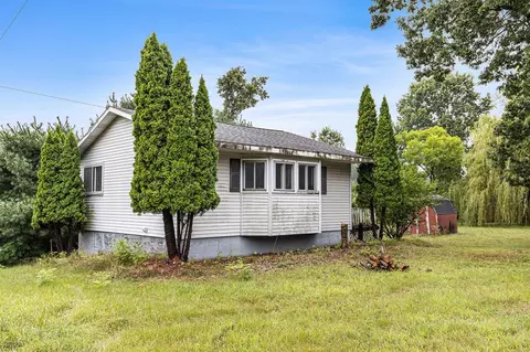 4009 W Long Lk, Orleans, MI 48865