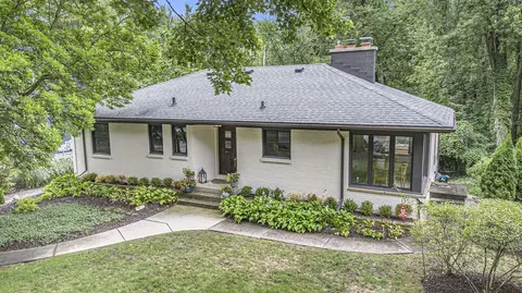 2760 Hall, East Grand Rapids, MI 49506