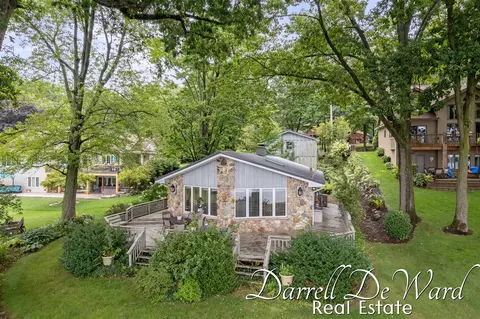 2061 Oak Ln, Battle Creek, MI 49014