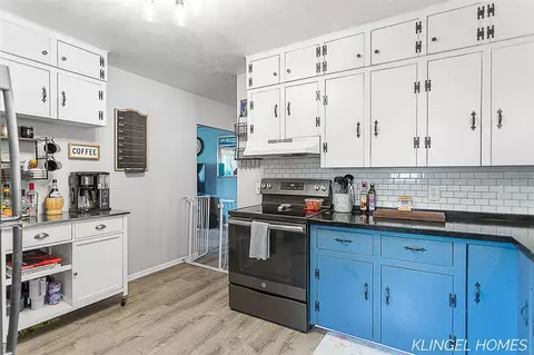 Kitchen - 234 River, Spring Lake, MI 49456 photo 6 of 6