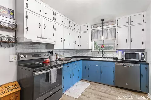 Kitchen - 234 River, Spring Lake, MI 49456 photo 2 of 6