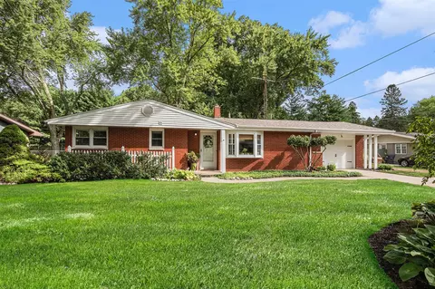 1403 Timberlane, Saint Joseph, MI 49085