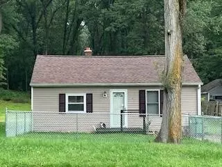 97 Carl, Springfield, MI 49037