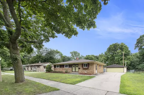1623 S Holly, Lansing, MI 48910