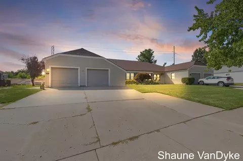 331 Rolling Greene, Grand Rapids, MI 49534