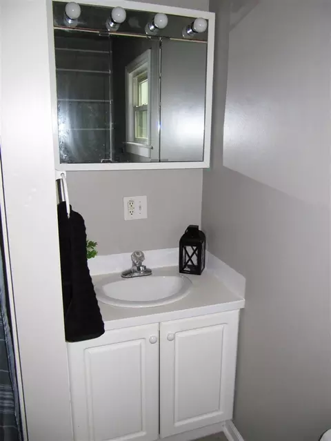 Bath - 514 Keyes, Parchment, MI 49004 photo 1 of 2