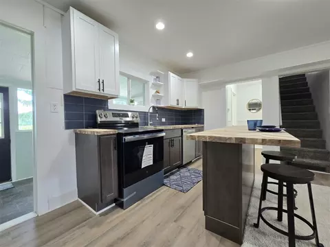 Kitchen - 6167 E Becht, Coloma, MI 49038 photo 4 of 5