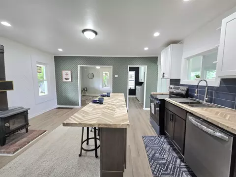 Kitchen - 6167 E Becht, Coloma, MI 49038 photo 1 of 5