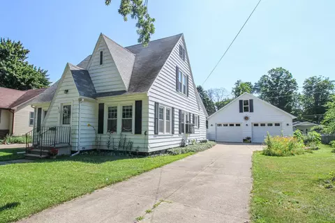 630 S Lincoln, Three Rivers, MI 49093