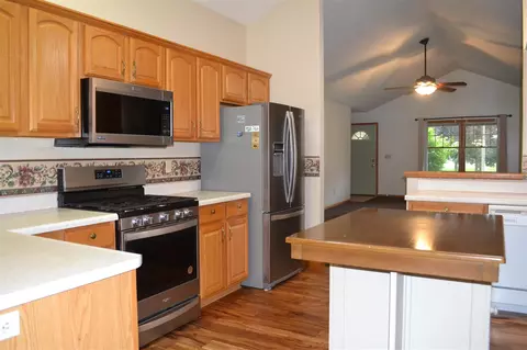 Kitchen - 56175 Buffalo, Three Rivers, MI 49093 photo 2 of 2
