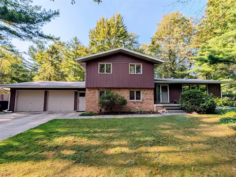 1111 Wildwood, Midland, MI 48642