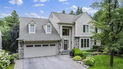 33 Boulder, Bloomfield Hills, MI 48304