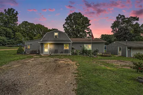 556 Price, Ionia, MI 48846