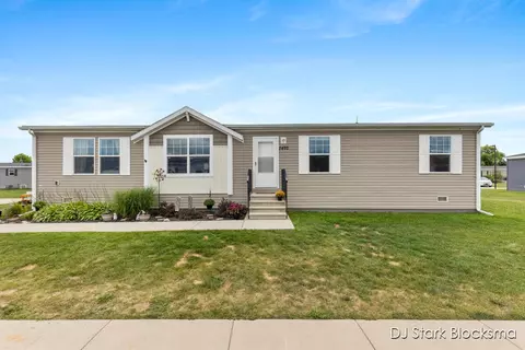 5492 Prancer, Caledonia, MI 49316