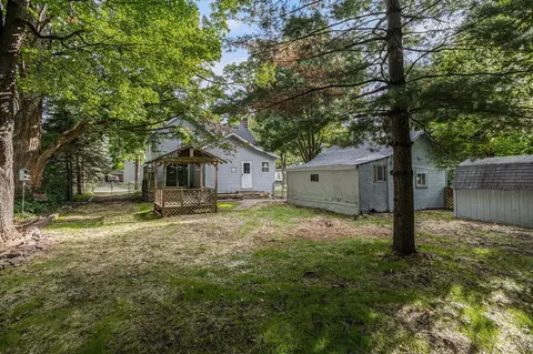 Exterior - 240 4th, Three Rivers, MI 49093 photo 4 of 5