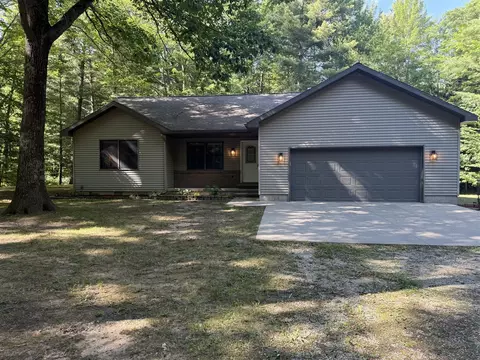4754 White Pne, Cadillac, MI 49601