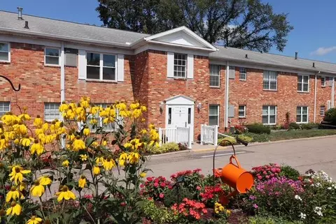 3333 Moores Riv #105, Lansing, MI 48911