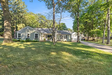 3447 W Manitou, Norton Shores, MI 49441