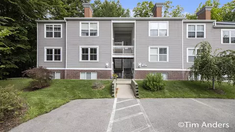 3380 Pine Mdw #201, Kentwood, MI 49512