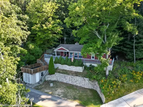 353 E Sawyer, Newaygo, MI 49337