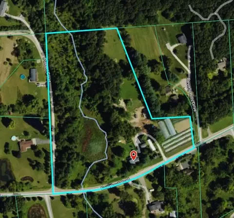 2201 Swarthout, Pinckney, MI 48169