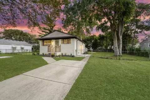 8268 Essex, Warren, MI 48089