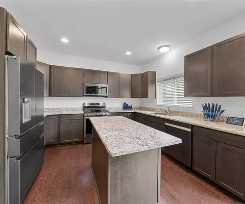 Kitchen - 27003 Celtic, Flat Rock, MI 48134 photo 3 of 5