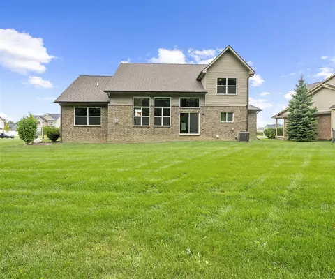 Exterior - 27003 Celtic, Flat Rock, MI 48134 photo 4 of 4