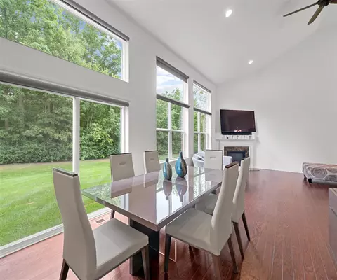 Dining - 27003 Celtic, Flat Rock, MI 48134 photo 1 of 1